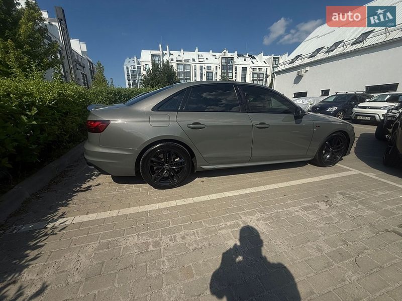 Седан Audi A4 2022 в Киеве
