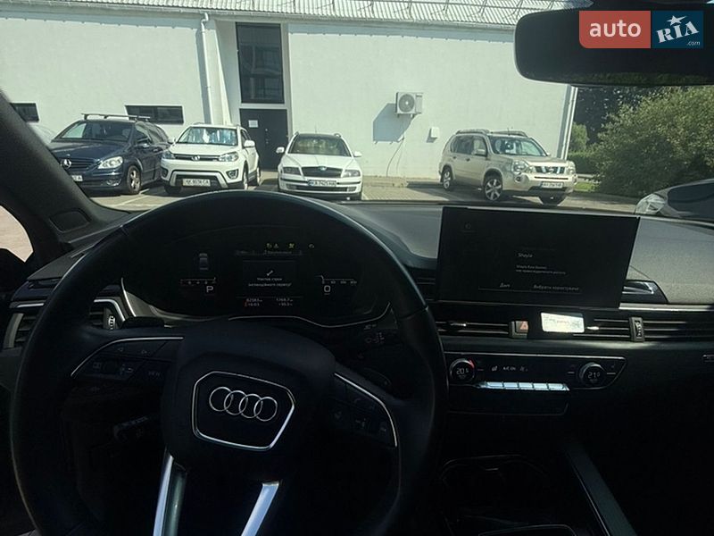 Седан Audi A4 2022 в Киеве