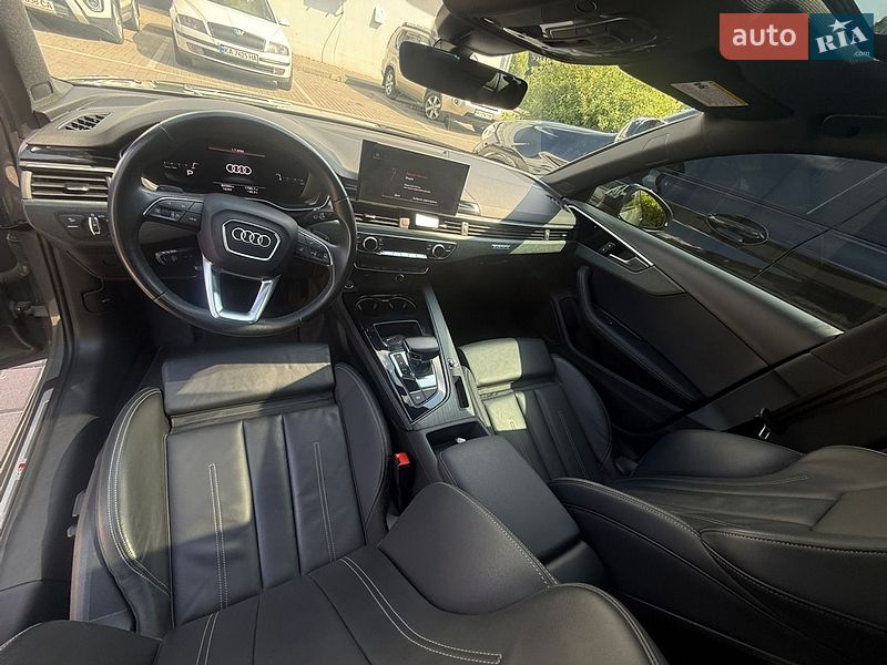 Седан Audi A4 2022 в Киеве