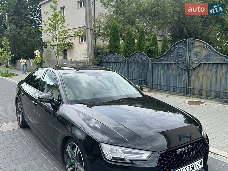 Седан Audi A4 2016 в Івано-Франківську