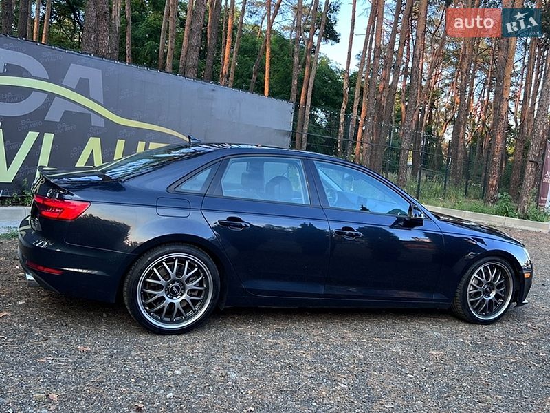 Седан Audi A4 2016 в Киеве