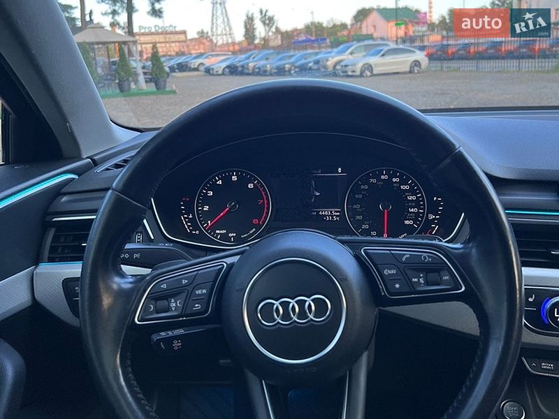 Седан Audi A4 2016 в Киеве