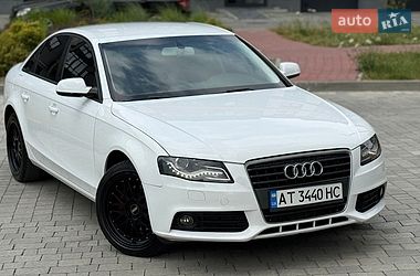 Седан Audi A4 2010 в Ивано-Франковске