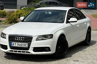 Седан Audi A4 2010 в Ивано-Франковске