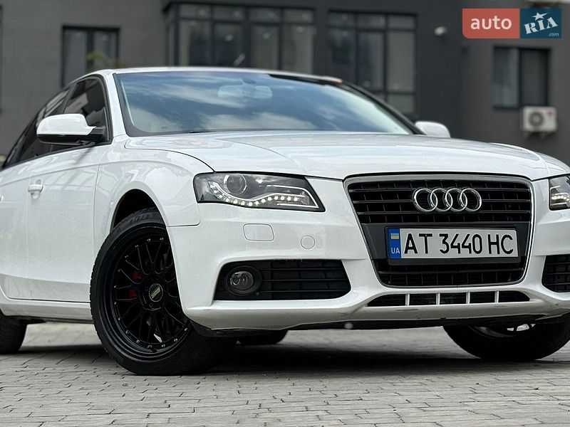 Седан Audi A4 2010 в Ивано-Франковске