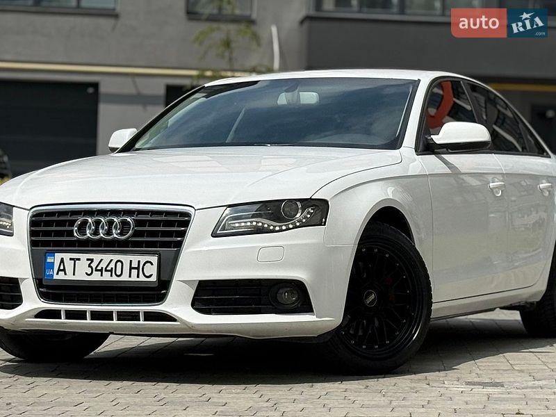 Седан Audi A4 2010 в Ивано-Франковске