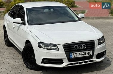 Седан Audi A4 2010 в Ивано-Франковске