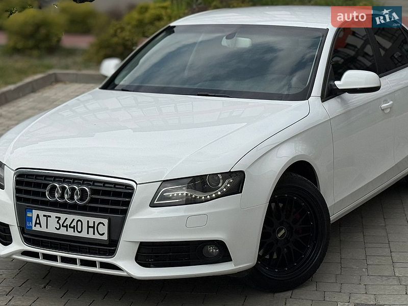 Седан Audi A4 2010 в Ивано-Франковске