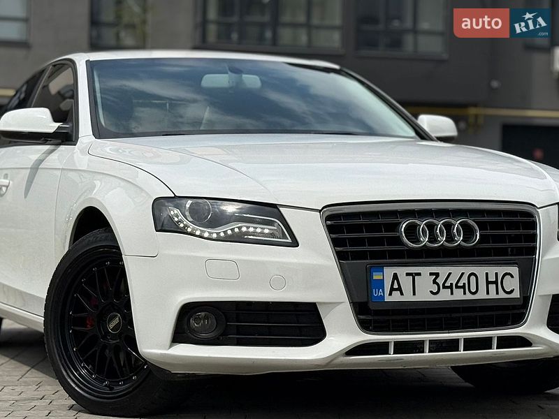 Седан Audi A4 2010 в Ивано-Франковске