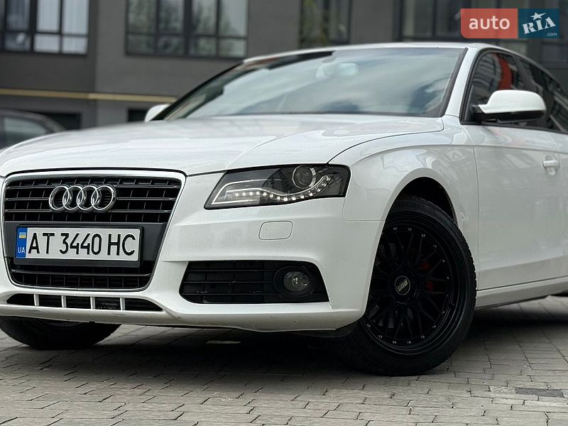 Седан Audi A4 2010 в Ивано-Франковске
