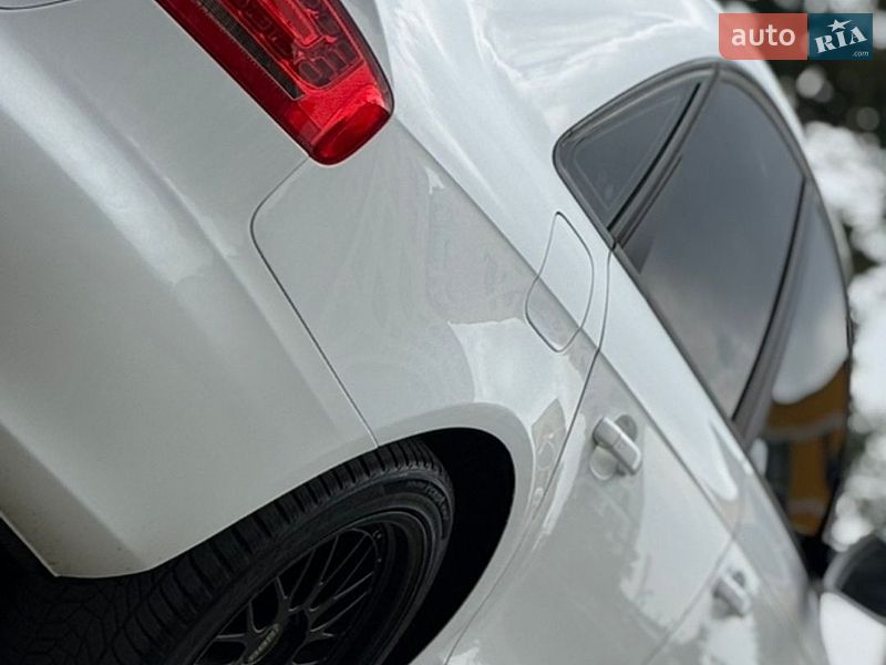 Седан Audi A4 2010 в Ивано-Франковске