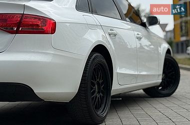 Седан Audi A4 2010 в Ивано-Франковске