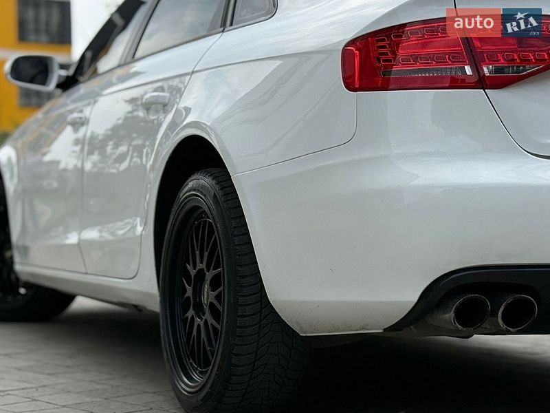 Седан Audi A4 2010 в Ивано-Франковске