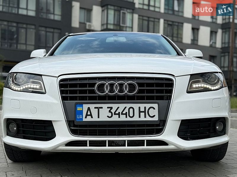 Седан Audi A4 2010 в Ивано-Франковске
