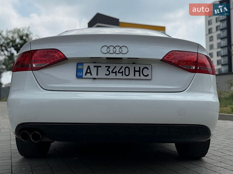 Седан Audi A4 2010 в Ивано-Франковске