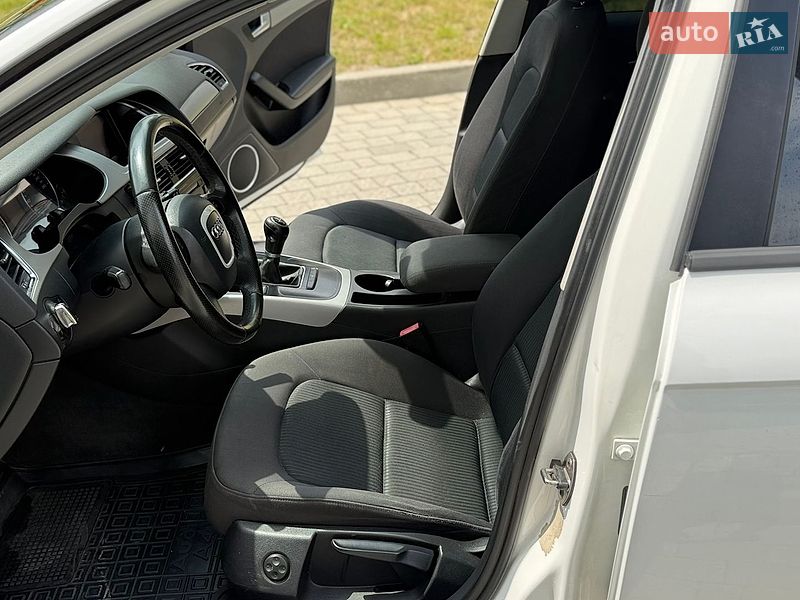 Седан Audi A4 2010 в Ивано-Франковске