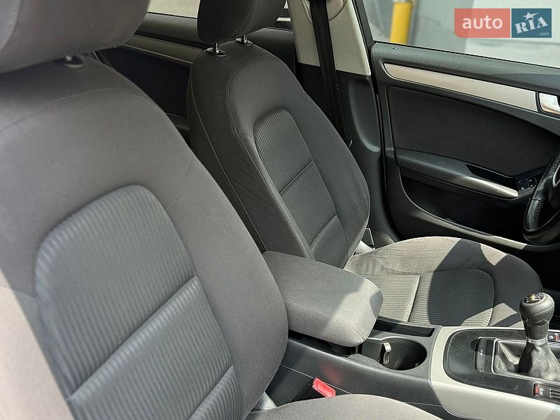 Седан Audi A4 2010 в Ивано-Франковске