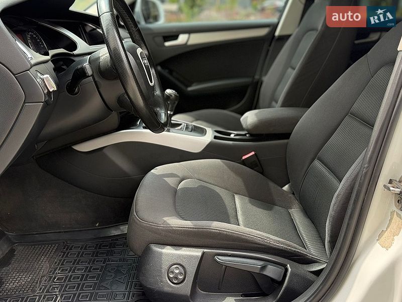 Седан Audi A4 2010 в Ивано-Франковске