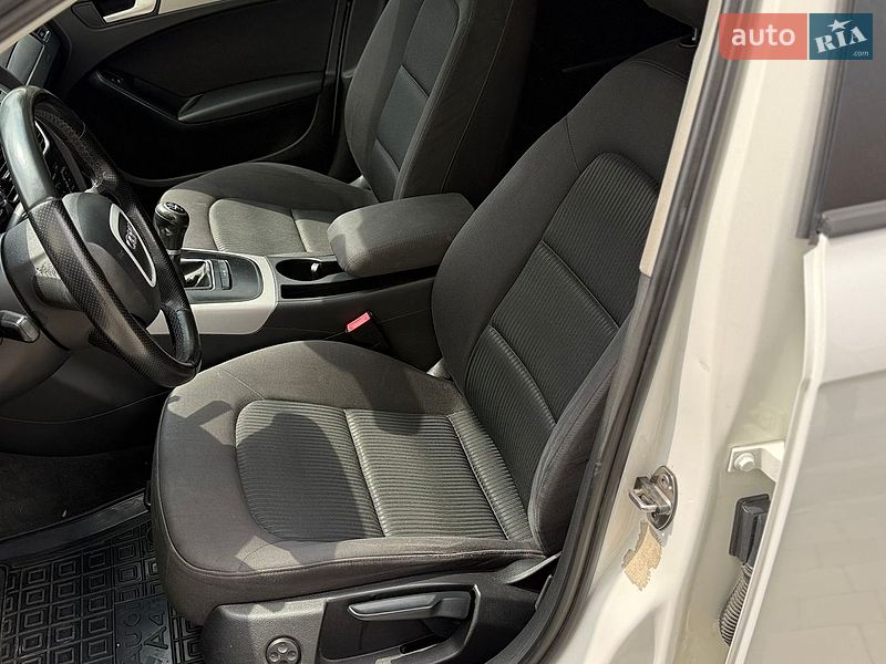 Седан Audi A4 2010 в Ивано-Франковске