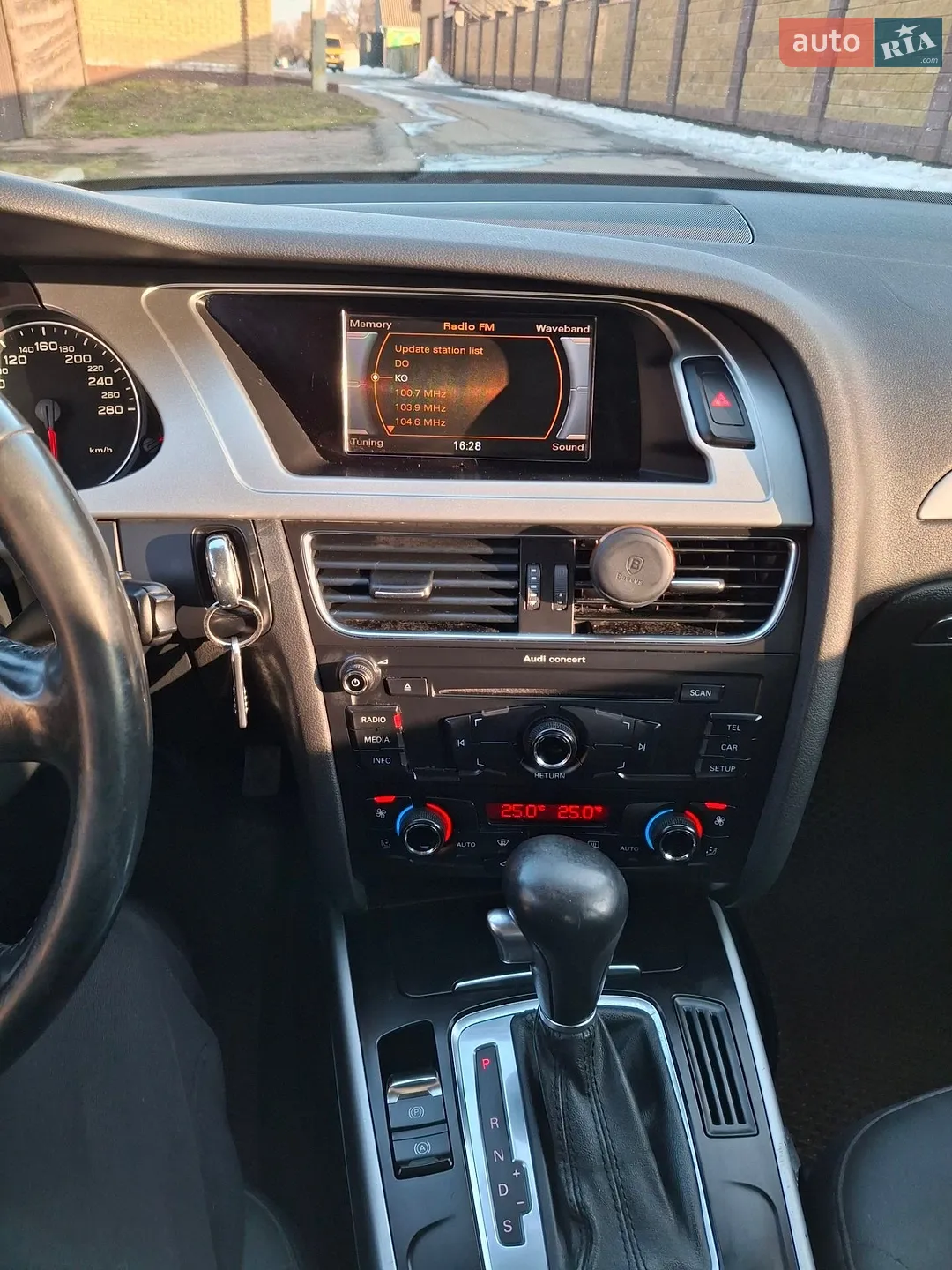2011 Audi A4 - мініатюра 5