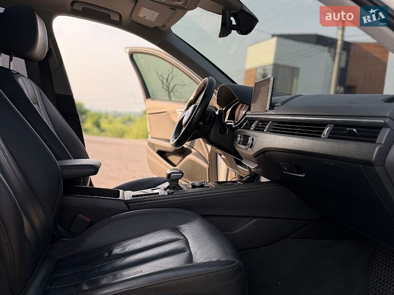 Седан Audi A4 2019 в Куликовке
