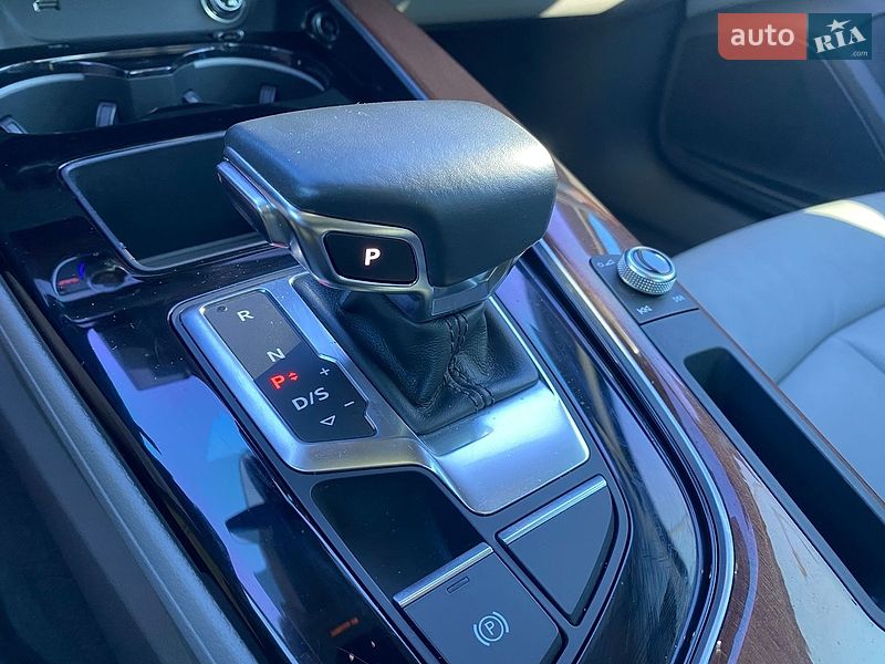Седан Audi A4 2020 в Киеве