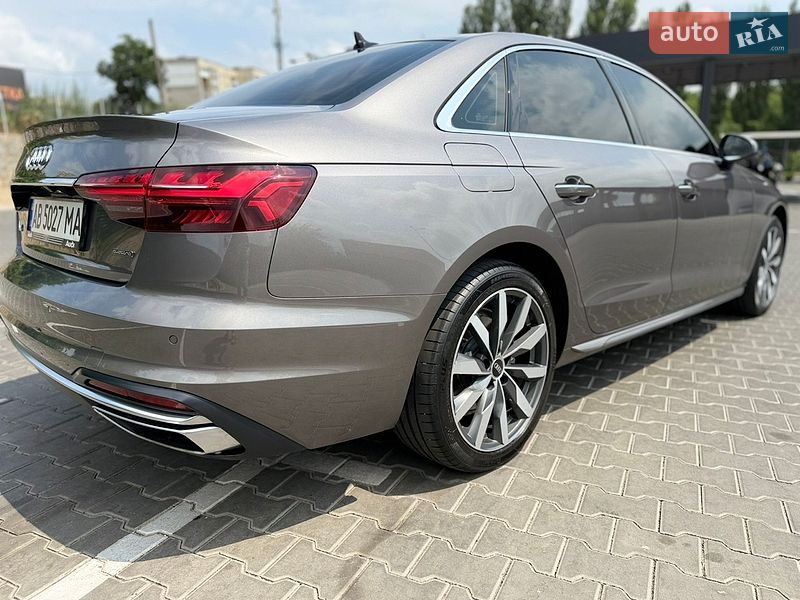 Седан Audi A4 2020 в Виннице