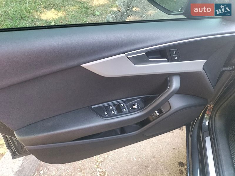 Седан Audi A4 2018 в Александрие