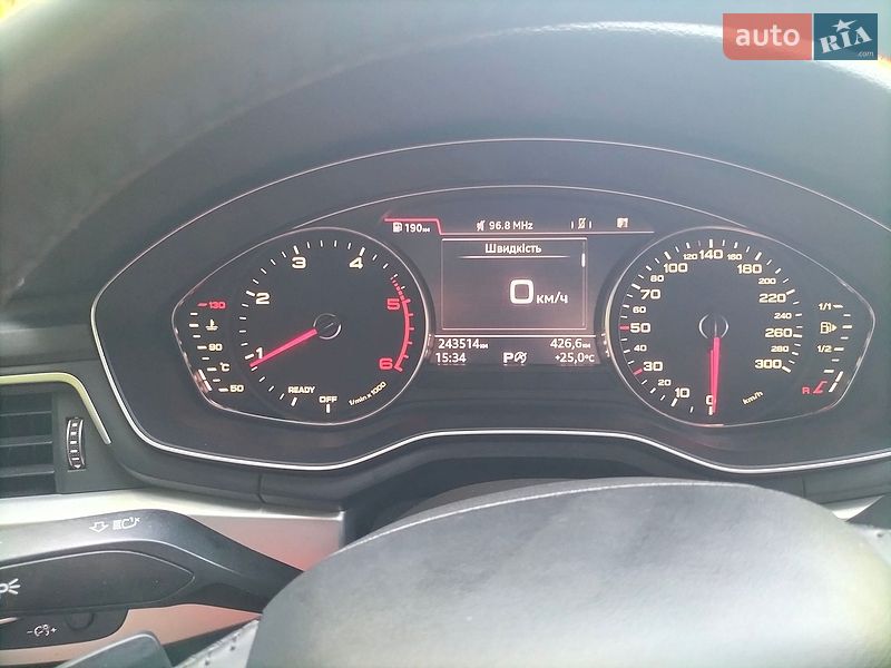 Седан Audi A4 2018 в Александрие