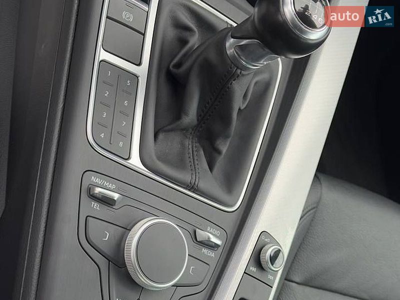 Седан Audi A4 2017 в Луцке