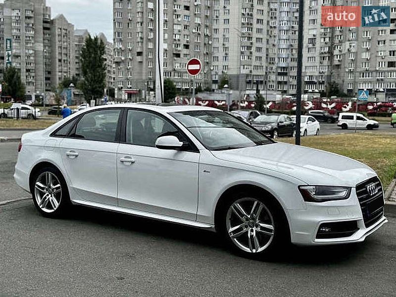 Седан Audi A4 2015 в Івано-Франківську