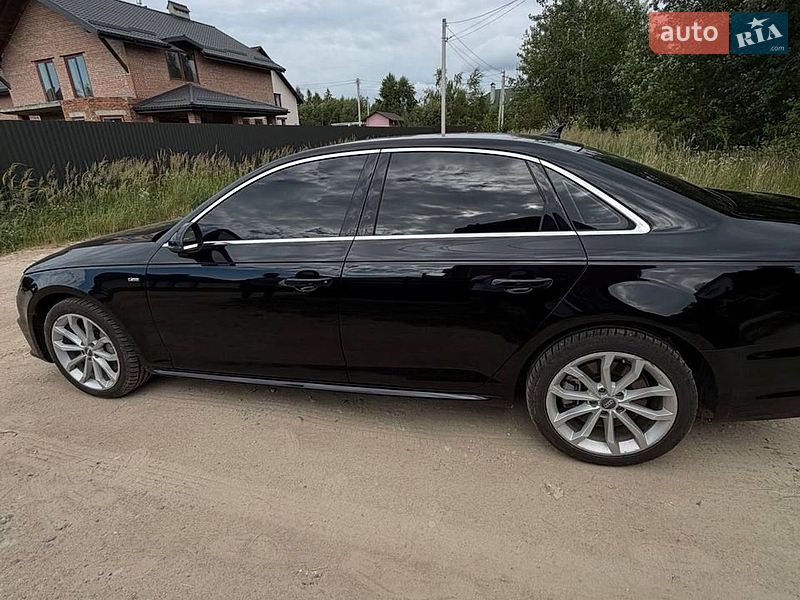 Седан Audi A4 2019 в Львові
