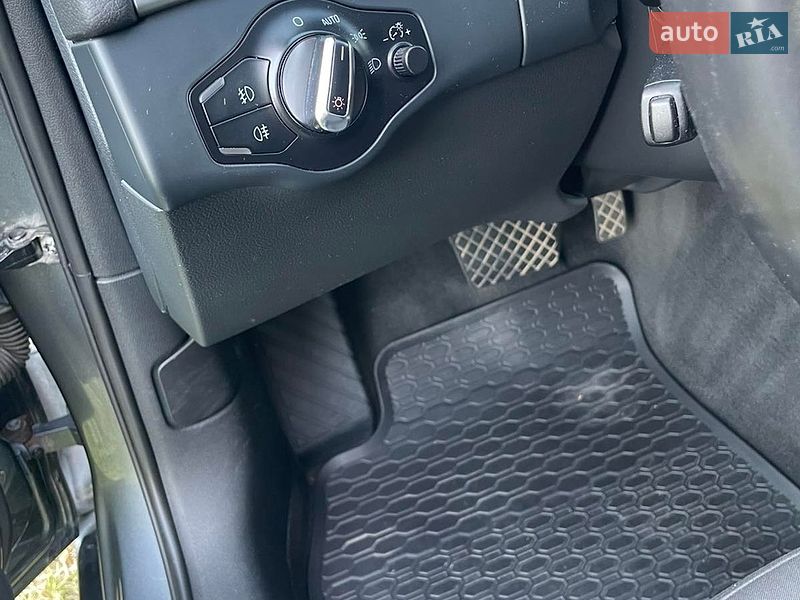 Универсал Audi A4 2012 в Нововолынске