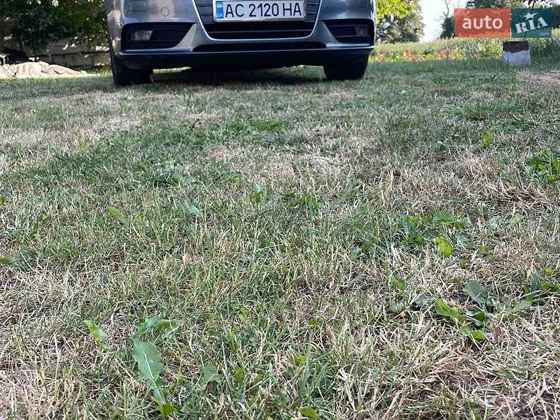 Универсал Audi A4 2012 в Нововолынске