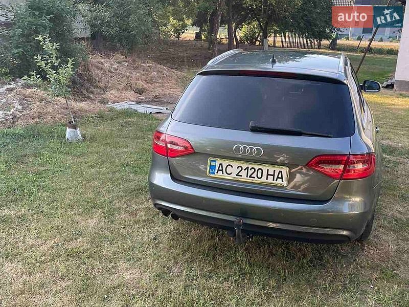Универсал Audi A4 2012 в Нововолынске