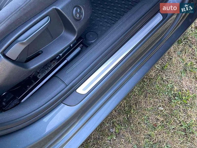 Универсал Audi A4 2012 в Нововолынске