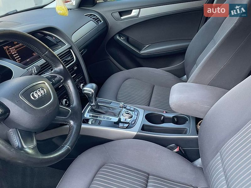 Универсал Audi A4 2012 в Нововолынске
