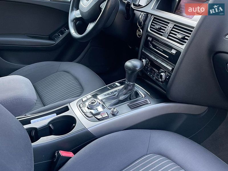 Универсал Audi A4 2012 в Нововолынске