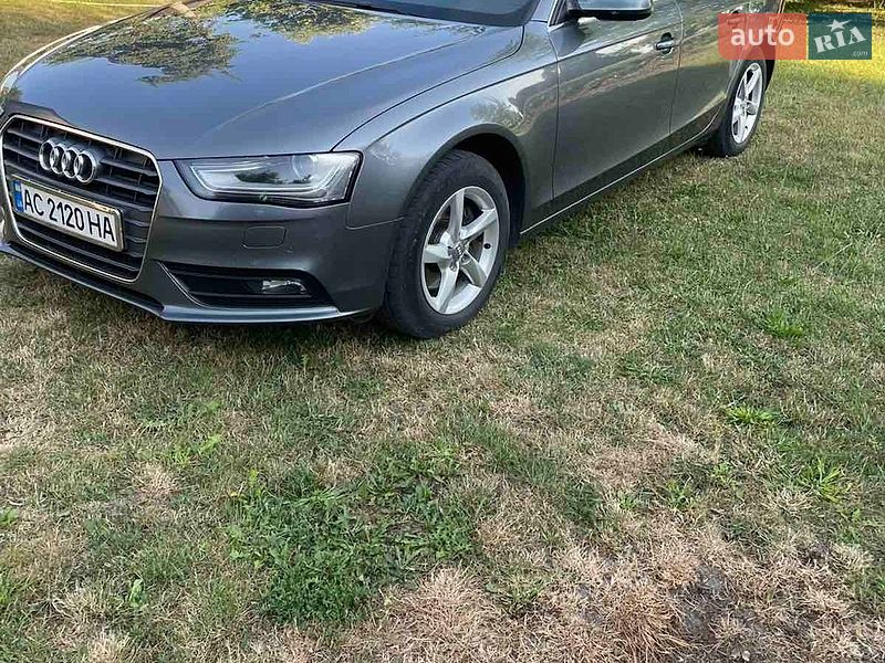 Универсал Audi A4 2012 в Нововолынске