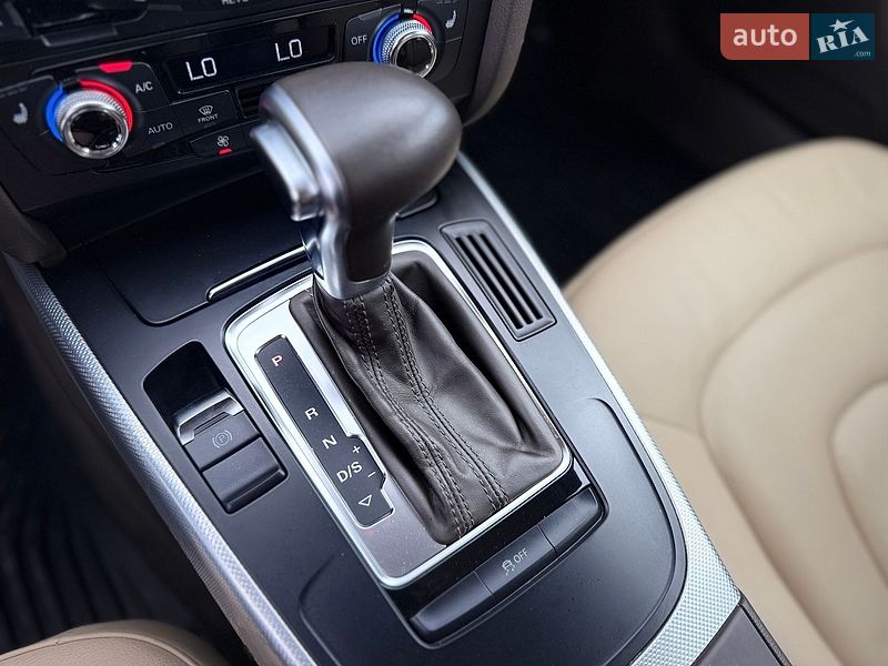 Седан Audi A4 2015 в Львове
