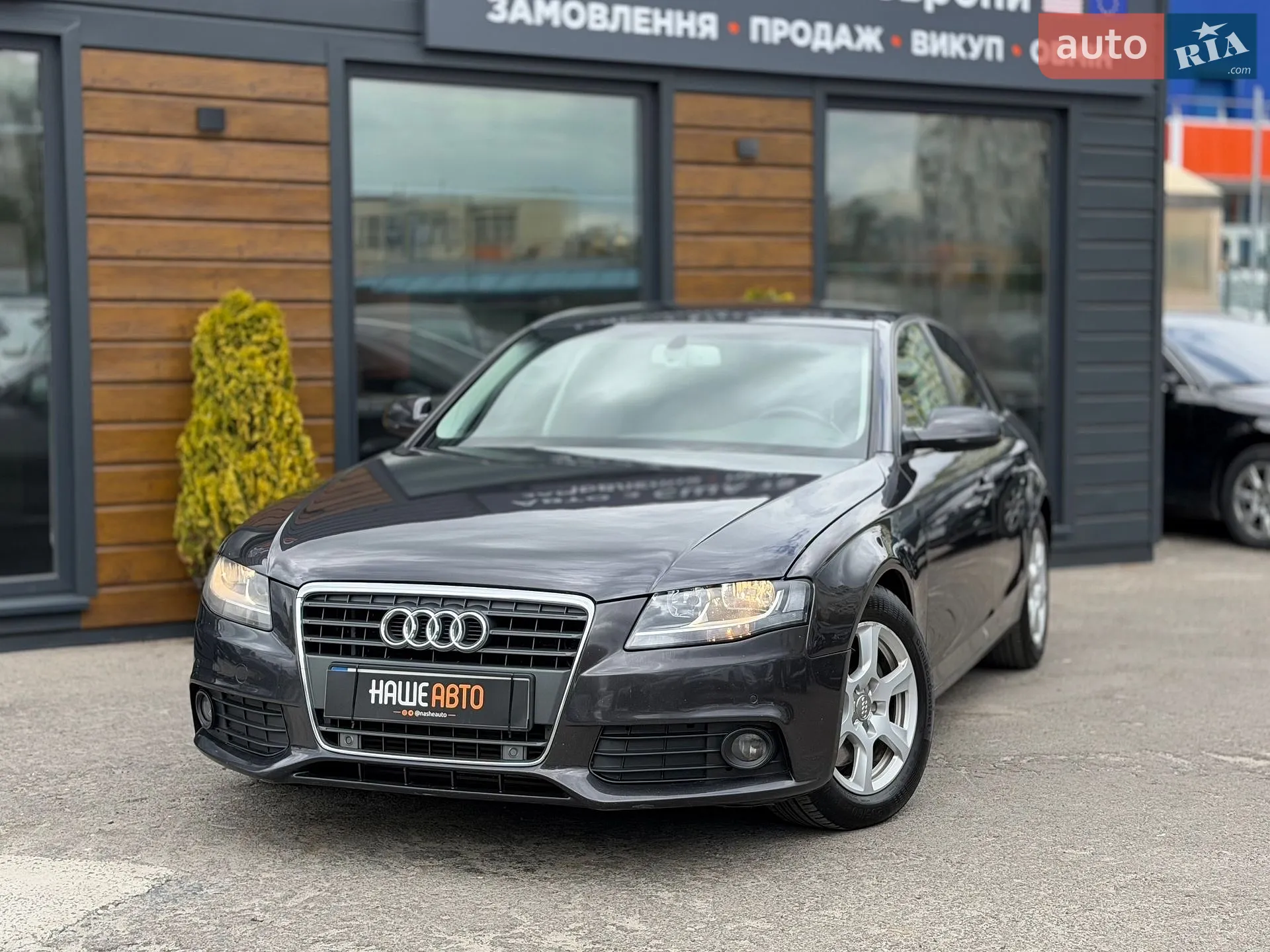 2010 Audi A4 - мініатюра 2