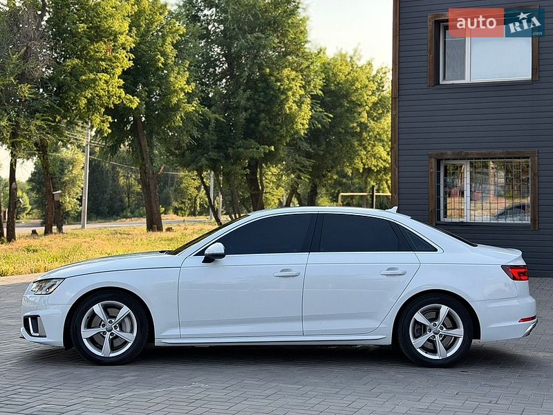 Седан Audi A4 2018 в Кривом Роге