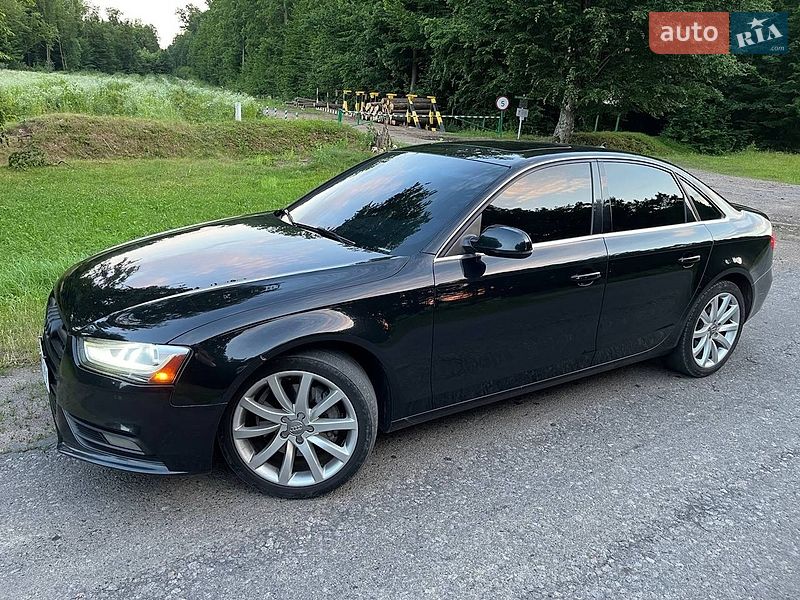 Седан Audi A4 2012 в Гайсине