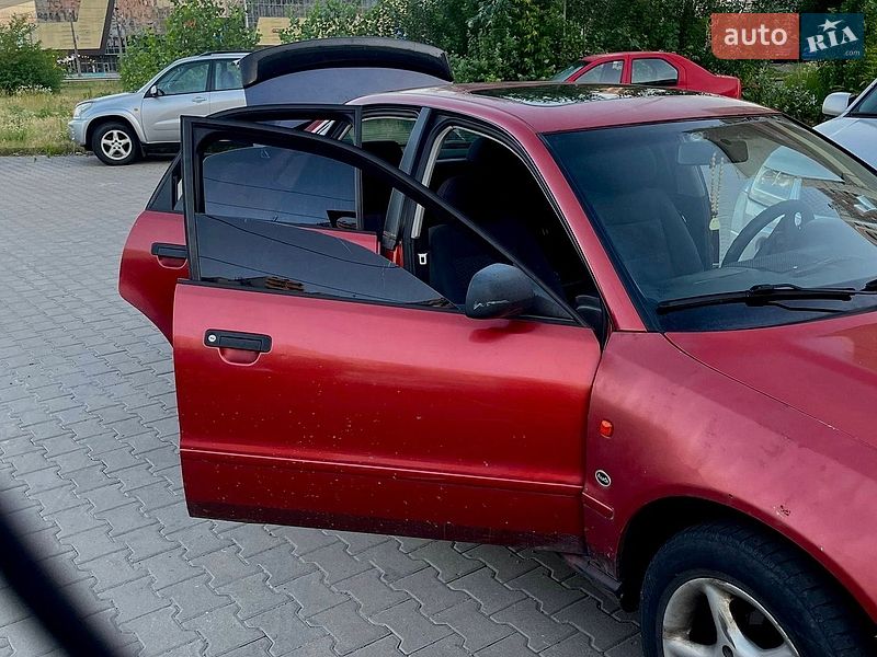 Седан Audi A4 1995 в Киеве