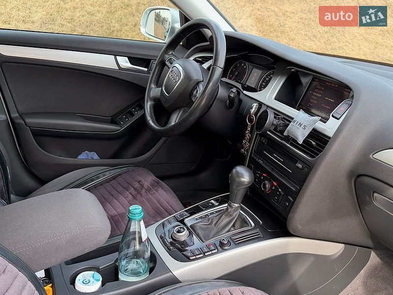Седан Audi A4 2010 в Одессе