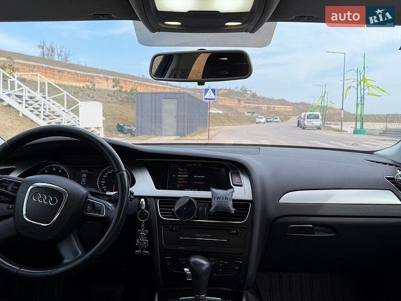 Седан Audi A4 2010 в Одессе