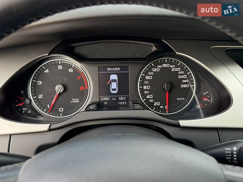 Седан Audi A4 2010 в Одессе