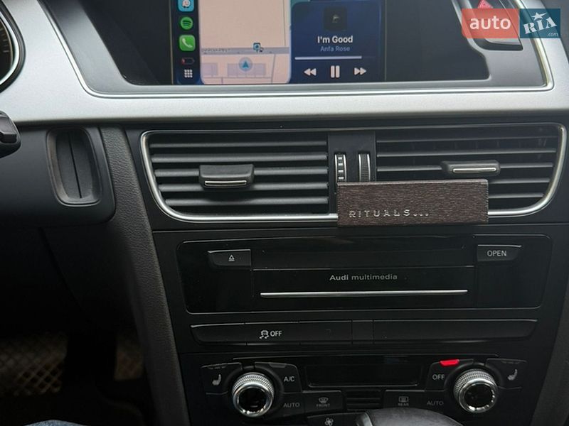 Седан Audi A4 2015 в Львові