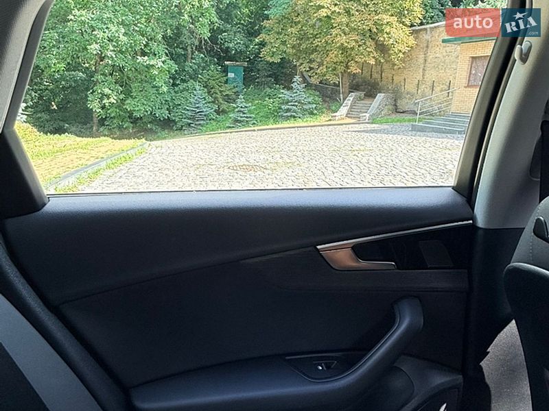 Седан Audi A4 2021 в Киеве