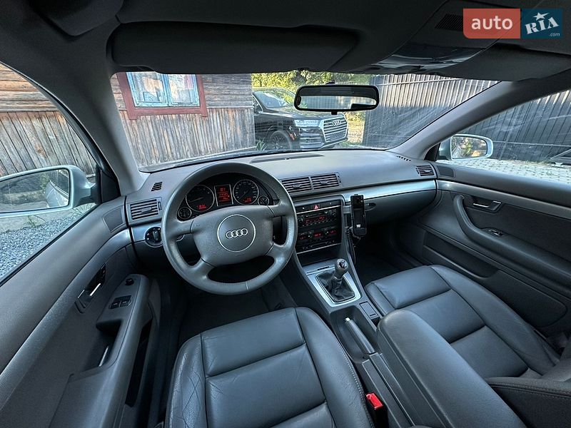Седан Audi A4 2002 в Сарнах